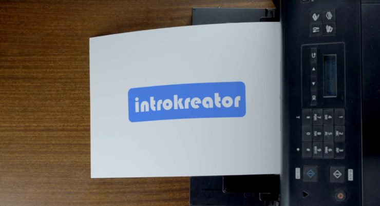animowane logo na kartce w drukarce